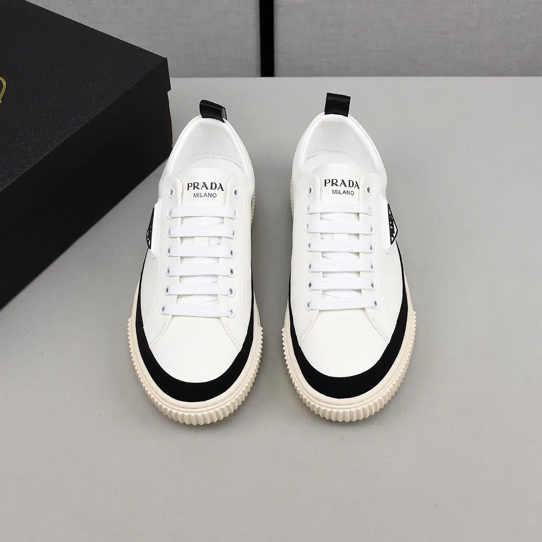 【PRADA】Men's shoes 💰400💰. Detonate the whole place! An international brand that is constantly innovating. This men's casual shoe is the original version. It is made of cowhide leather at a ratio of one to one at the store. It has leather feet and rubber non-slip outsole. It is breathable and comfortable. Quality speaks for itself. 👄38-44